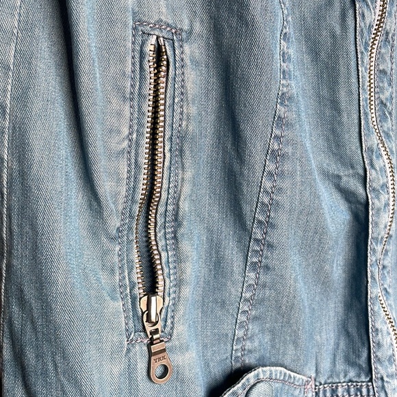 French Connection Boxy Denim Short Sleeve Dress with Lavender Stitch and Zipper - Picture 8 of 8